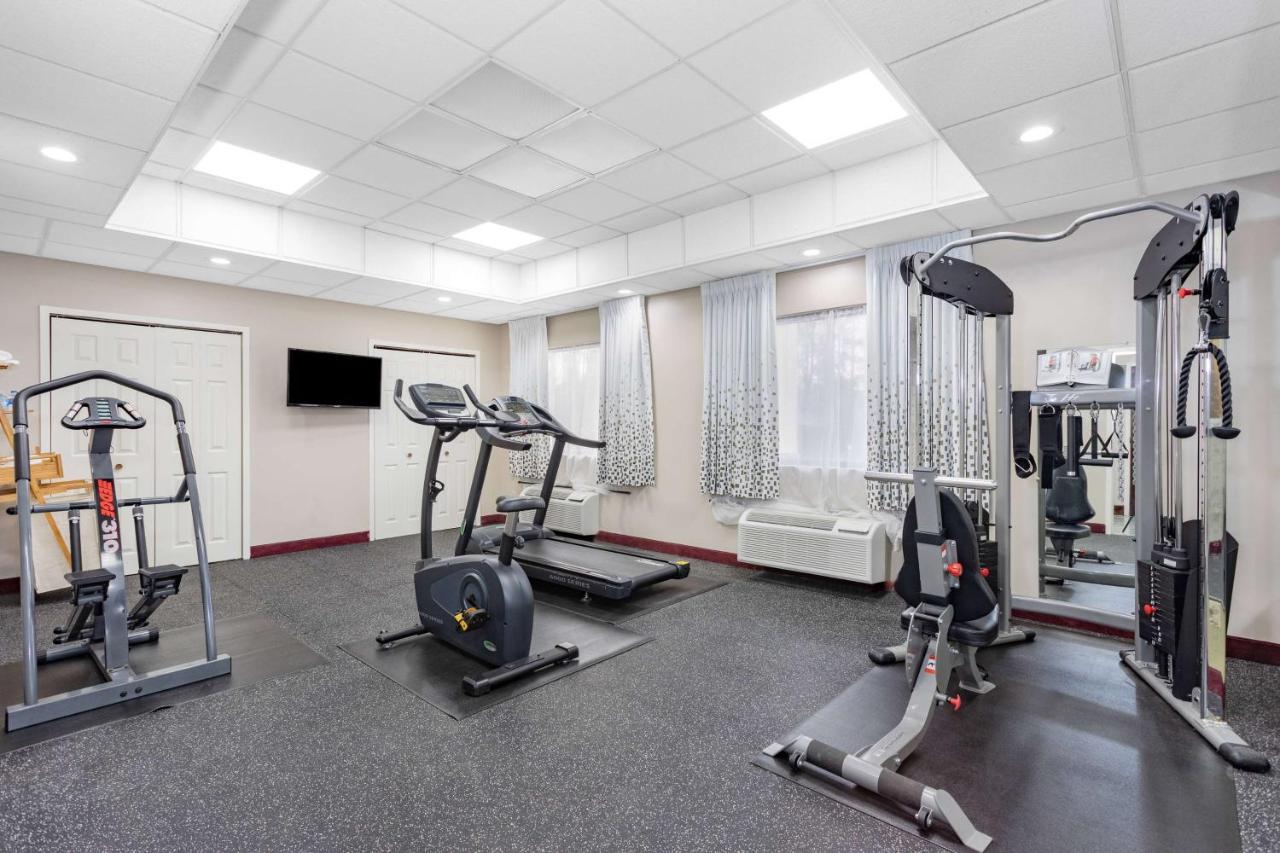Baymont By Wyndham Midway Tallahassee Exterior photo