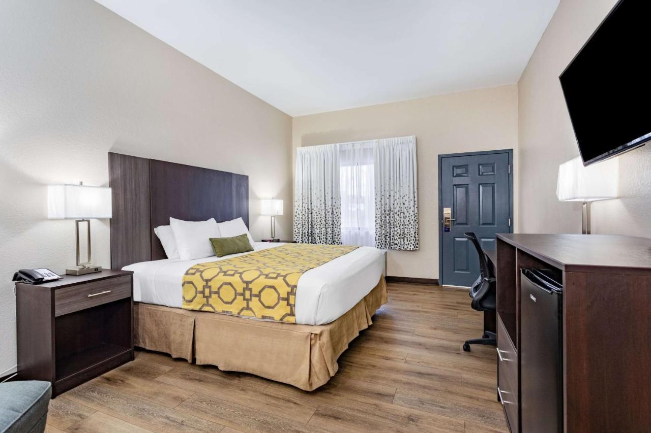Baymont By Wyndham Midway Tallahassee Exterior photo